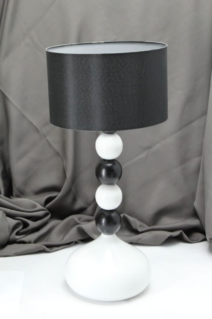 Casa Masa/Gece /Yatak başı /Metal ayak /Kumaş başlıklı ABAJUR LAMBASI
